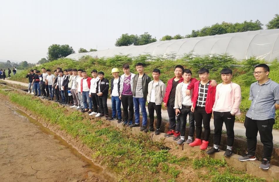 發(fā)揮示范作用 服務現(xiàn)代農(nóng)業(yè)