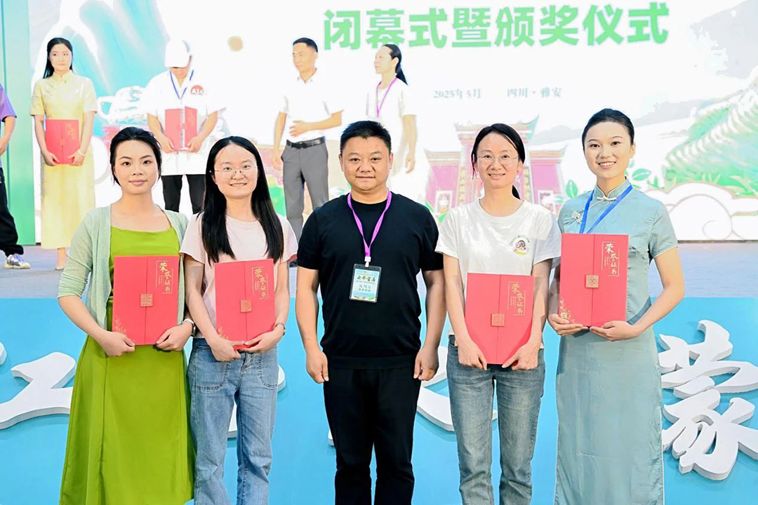 一技在手，一生無憂重慶市經(jīng)貿(mào)中等專業(yè)學(xué)校開展2025年職業(yè)教育活動(dòng)月暨校園開放日系列活動(dòng)